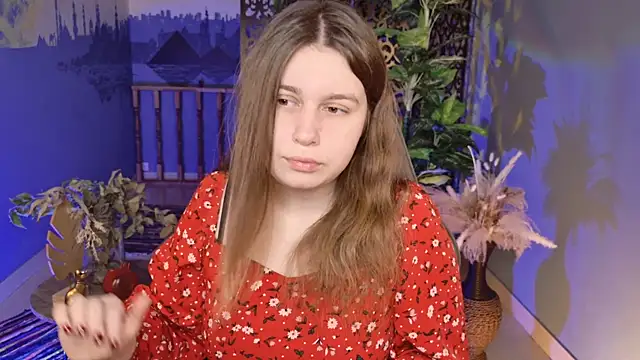 FioraMarmoris online show from 12-18-25, 05:13