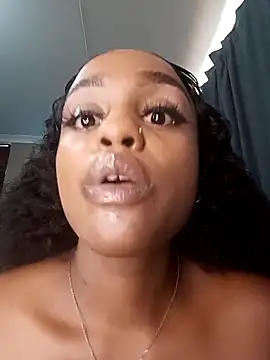 Queen-Chocolate online show from 03-20-26, 11:37