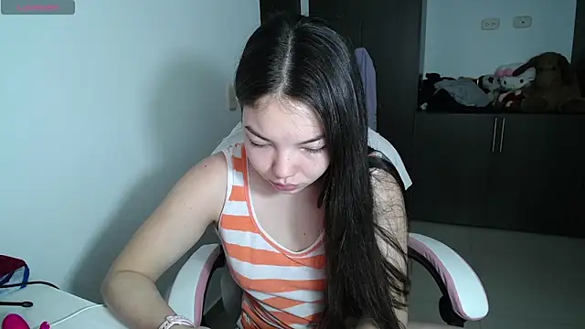 Snapshot of venelope1 chatting on 05-13-26, 03:04 venelope1 online show from 05-13-26, 03:04