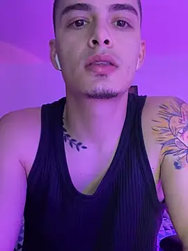 Snapshot of danny_42027 chatting on 01-22-25, 04:13 danny 42027 online show from 01-22-25, 04:13