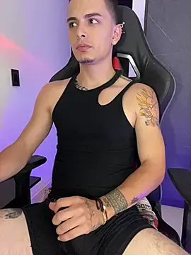 Snapshot of danny_42027 chatting on 02-08-25, 01:00 danny 42027 online show from 02-08-25, 01:00