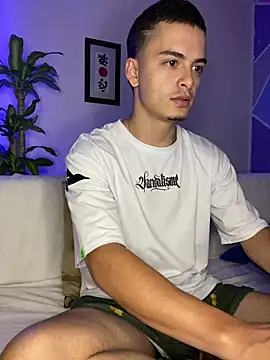 Snapshot of danny_42027 chatting on 02-28-25, 01:05 danny 42027 online show from 02-28-25, 01:05