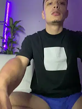 Snapshot of danny_42027 chatting on 03-01-25, 05:31 danny 42027 online show from 03-01-25, 05:31