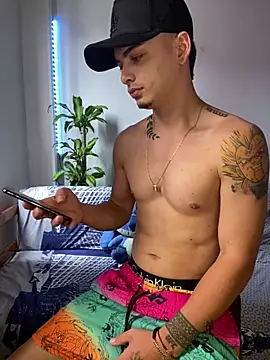 Snapshot of danny_42027 chatting on 03-04-25, 07:43 danny 42027 online show from 03-04-25, 07:43