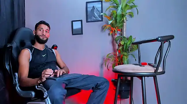 Damian 022 online show from 12-20-24, 03:42