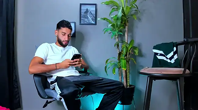 Damian 022 online show from 02-19-25, 04:00