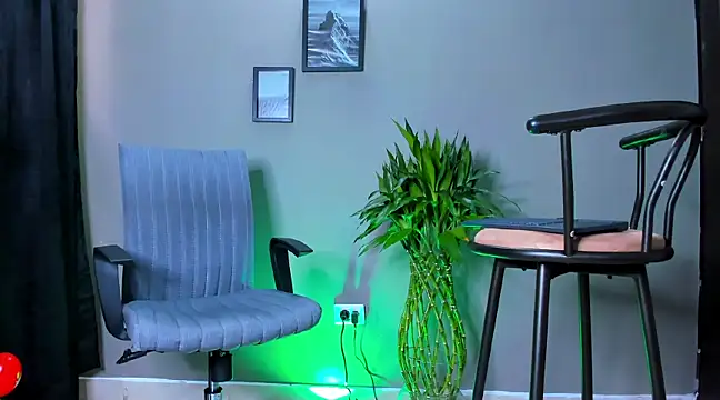 Damian 022 online show from 03-17-25, 04:43