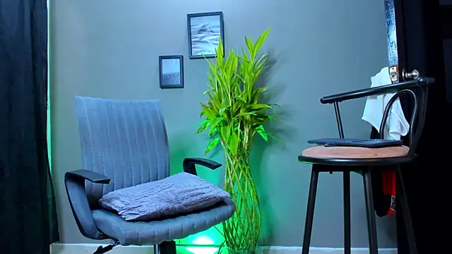 Damian 022 online show from 10-10-25, 07:13