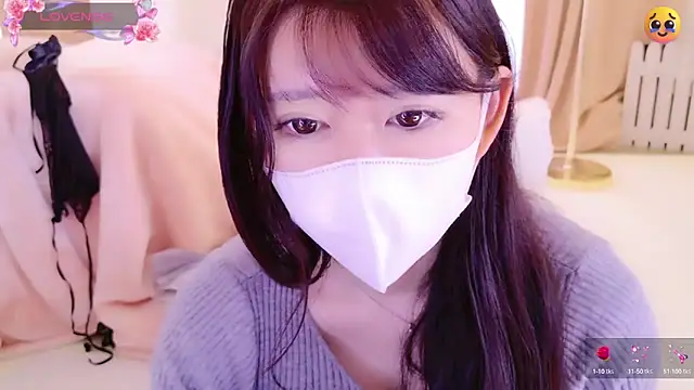 Snapshot of maii- chatting on 03-13-25, 10:54 maii- online show from 03-13-25, 10:54