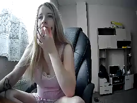 Snapshot of ViolaCandy chatting on 12-02-24, 06:52 ViolaCandy online show from 12-02-24, 06:52