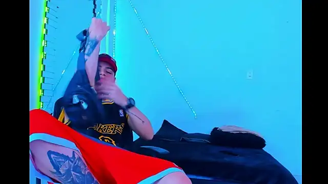 Snapshot of HOT_boy2025 chatting on 09-23-25, 05:54 HOT boy2025 online show from 09-23-25, 05:54