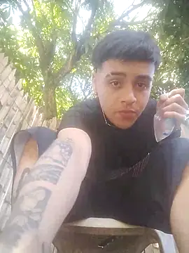 Snapshot of HOT_boy2025 chatting on 10-25-25, 06:02 HOT boy2025 online show from 10-25-25, 06:02