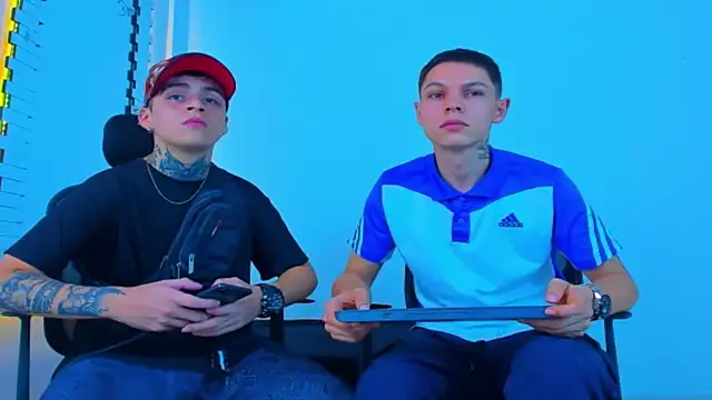 Snapshot of HOT_boy2025 chatting on 11-14-25, 02:10 HOT boy2025 online show from 11-14-25, 02:10