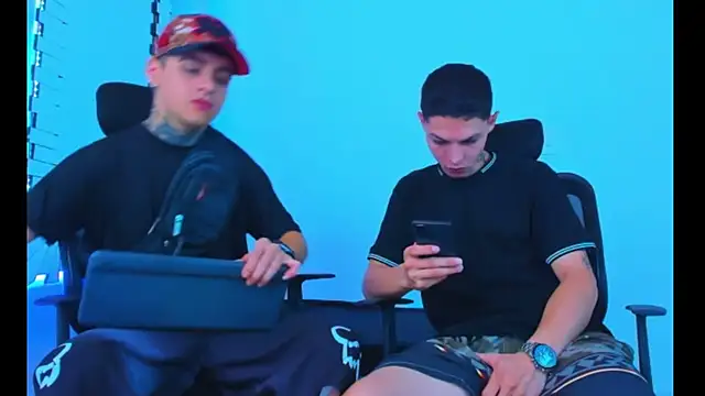 Snapshot of HOT_boy2025 chatting on 11-16-25, 01:55 HOT boy2025 online show from 11-16-25, 01:55