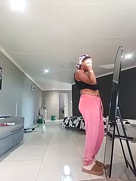 Snapshot of Mayo01_ chatting on 04-06-26, 06:03 Mayo01 online show from 04-06-26, 06:03