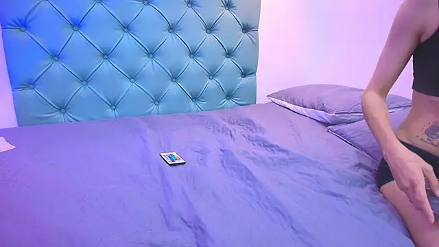 Tinny and Candy online show from 02-17-25, 04:37