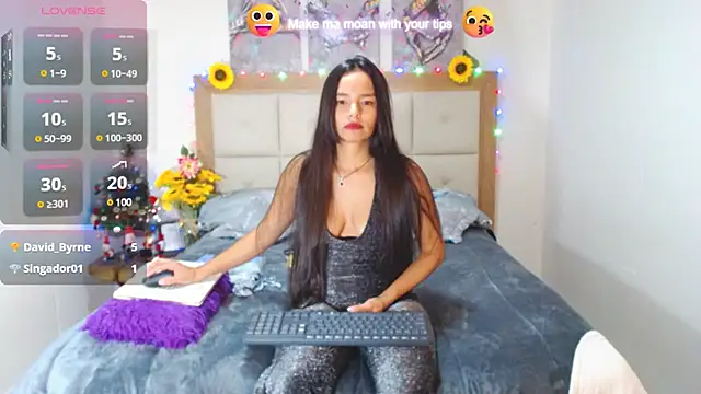 valentina hearts online show from 12-17-24, 03:17