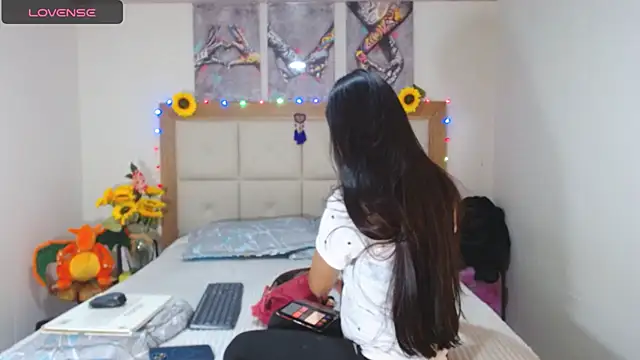 valentina hearts online show from 01-13-25, 01:23