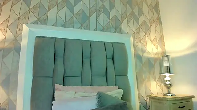 Snapshot of Ginger_Violetta_ chatting on 12-23-24, 07:41 Ginger Violetta online show from 12-23-24, 07:41