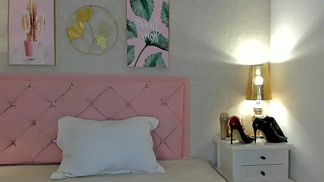 Snapshot of Ginger_Violetta_ chatting on 01-14-25, 07:43 Ginger Violetta online show from 01-14-25, 07:43