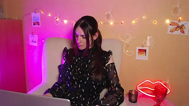 Snapshot of Wonder_woman24 chatting on 09-20-25, 06:20 Wonder woman24 online show from 09-20-25, 06:20