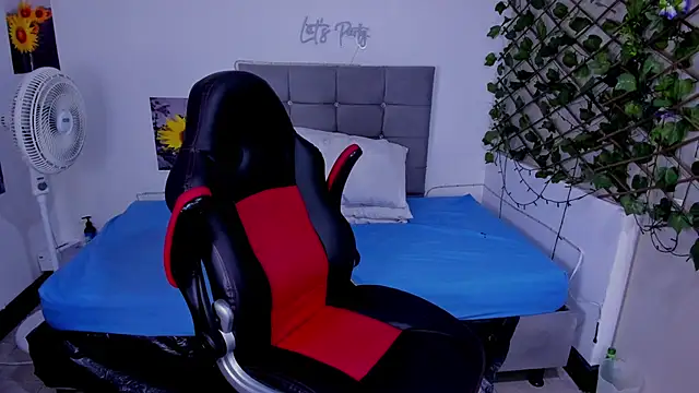 Snapshot of Ladysexy_hot19 chatting on 09-29-25, 12:32 Ladysexy hot19 online show from 09-29-25, 12:32