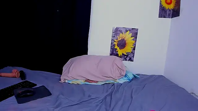 Snapshot of Ladysexy_hot19 chatting on 11-02-25, 02:36 Ladysexy hot19 online show from 11-02-25, 02:36