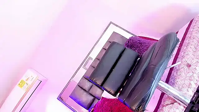 ShantalGirs online show from 02-12-25, 06:51