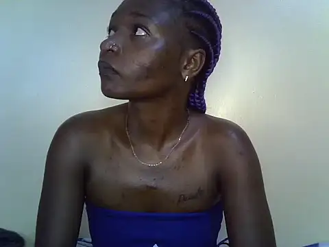 petite 12 online show from 03-19-25, 10:11