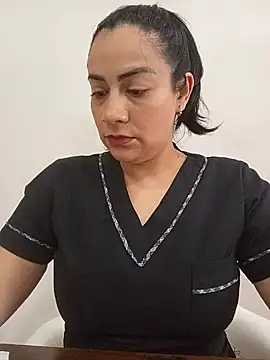 Snapshot of XGabrielaXX chatting on 11-11-25, 11:21 XGabrielaXX online show from 11-11-25, 11:21