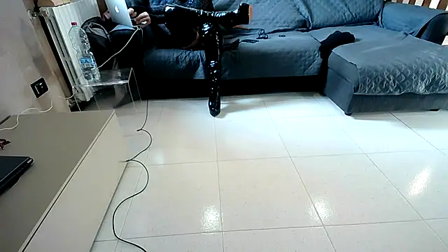 M87HOT online show from 04-09-26, 03:50