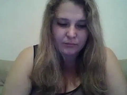 Snapshot of ParisMimi chatting on 10-15-25, 10:15 ParisMimi online show from 10-15-25, 10:15