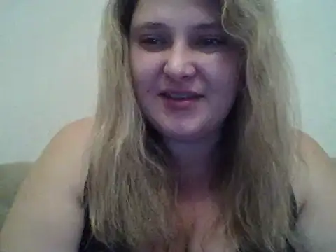 Snapshot of ParisMimi chatting on 11-20-25, 08:14 ParisMimi online show from 11-20-25, 08:14