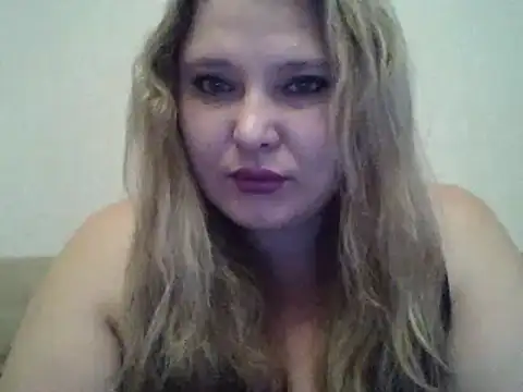 Snapshot of ParisMimi chatting on 12-05-25, 06:44 ParisMimi online show from 12-05-25, 06:44