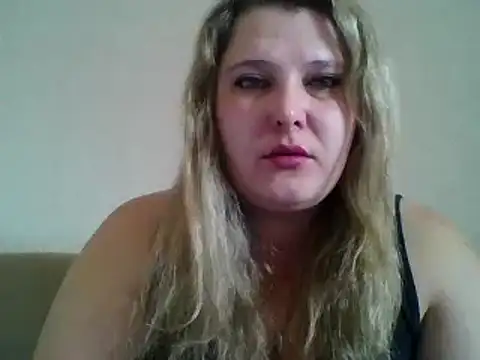 Snapshot of ParisMimi chatting on 12-15-25, 09:35 ParisMimi online show from 12-15-25, 09:35