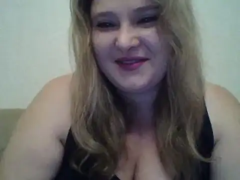 Snapshot of ParisMimi chatting on 12-16-25, 08:41 ParisMimi online show from 12-16-25, 08:41