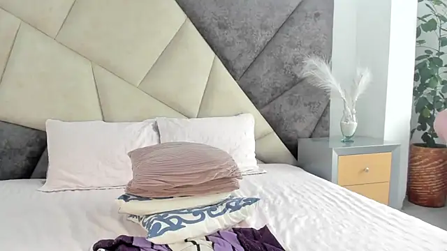 BarbaraKnox  online show from 12-26-24, 03:20