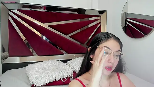 Snapshot of BarbaraKnox_ chatting on 01-12-26, 12:38 BarbaraKnox online show from 01-12-26, 12:38