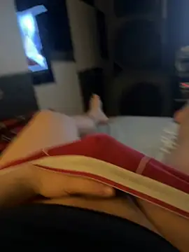 Snapshot of MatthewEmme chatting on 03-08-25, 12:11 MatthewEmme online show from 03-08-25, 12:11