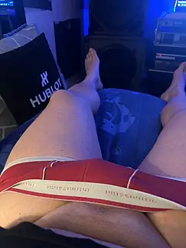 Snapshot of MatthewEmme chatting on 12-14-25, 01:00 MatthewEmme online show from 12-14-25, 01:00