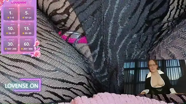 Snapshot of PernillaGirl chatting on 09-28-25, 04:45 PernillaGirl online show from 09-28-25, 04:45