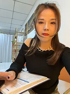 Efangfang online show from 02-01-26, 11:20