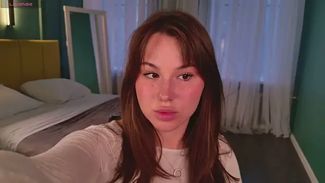 EmiliaDreams online show from 04-13-26, 04:56