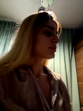 Snapshot of Jasmine_urPrincess chatting on 10-17-25, 06:05 Jasmine urPrincess online show from 10-17-25, 06:05