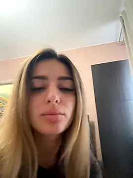 Snapshot of Jasmine_urPrincess chatting on 10-20-25, 05:08 Jasmine urPrincess online show from 10-20-25, 05:08