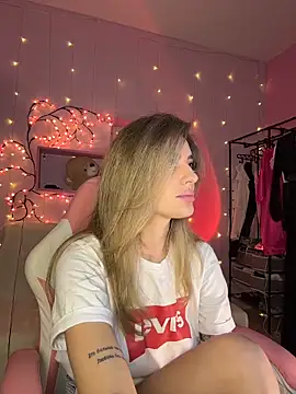 Snapshot of Jasmine_urPrincess chatting on 03-06-26, 05:48 Jasmine urPrincess online show from 03-06-26, 05:48