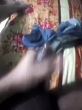 Snapshot of zakly69 chatting on 12-19-25, 11:01 zakly69 online show from 12-19-25, 11:01