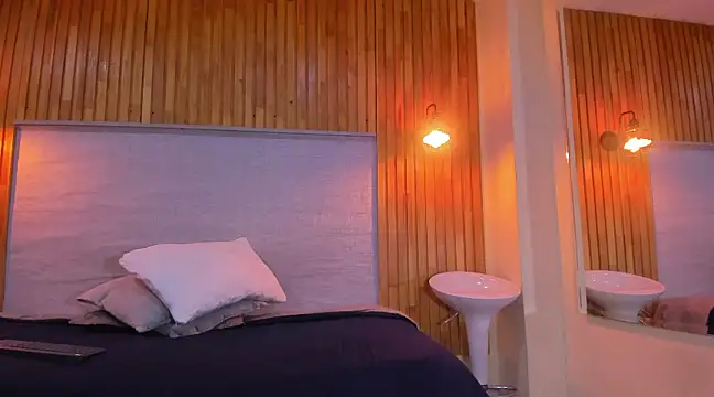 amelialeen7 online show from 12-13-24, 04:16