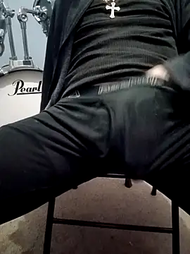 Snapshot of Bigloggz chatting on 01-11-26, 06:29 Bigloggz online show from 01-11-26, 06:29