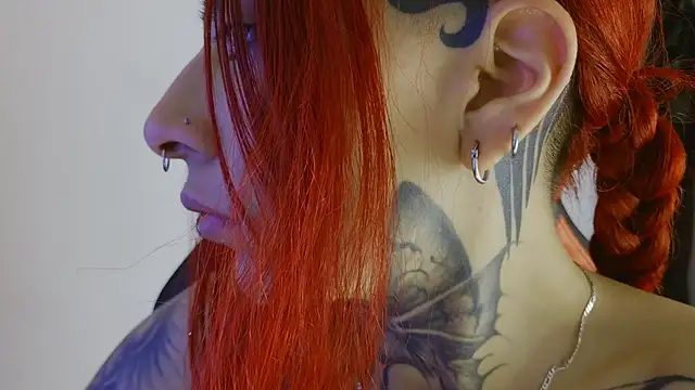 Snapshot of selene_red_ chatting on 07-08-26, 12:31 selene red online show from 07-08-26, 12:31